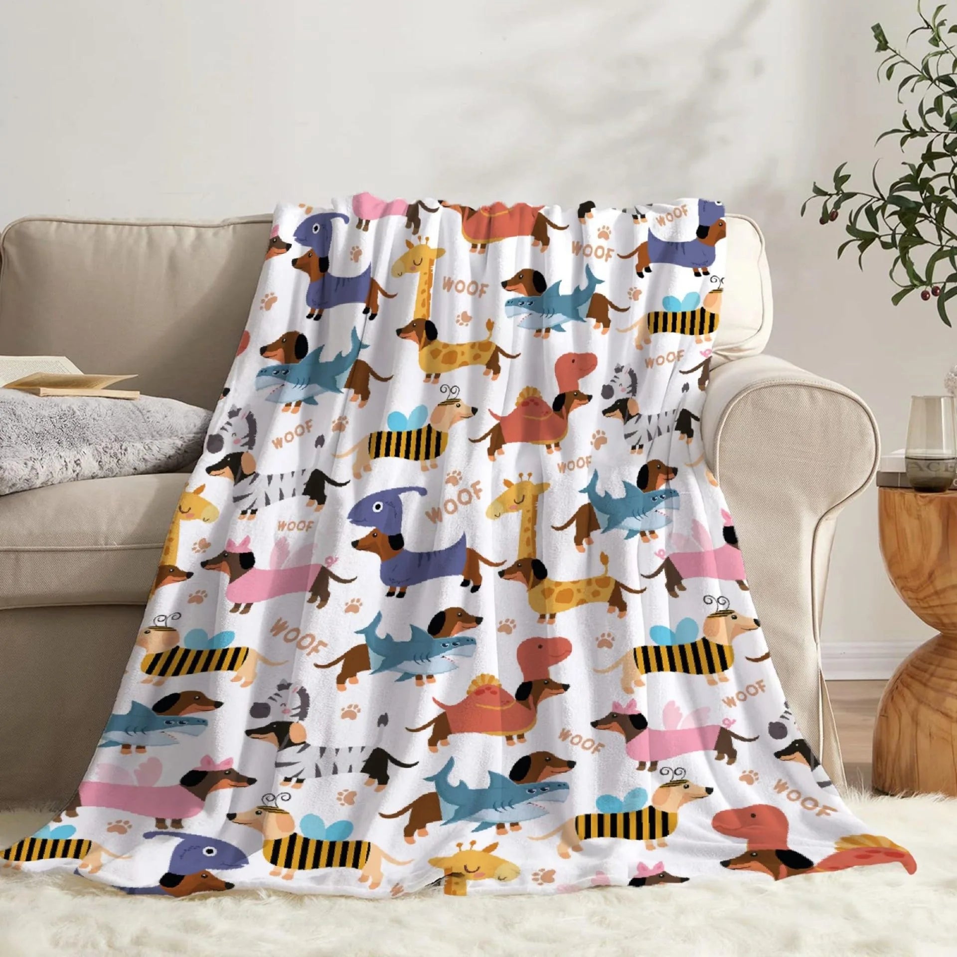 VIKAMA Cute Dachshund Blanket, Soft And Skin-Friendly Flannel Cartoon Printed Blanket, Sofa, Bedroom, Dormitory, Nap Blanket