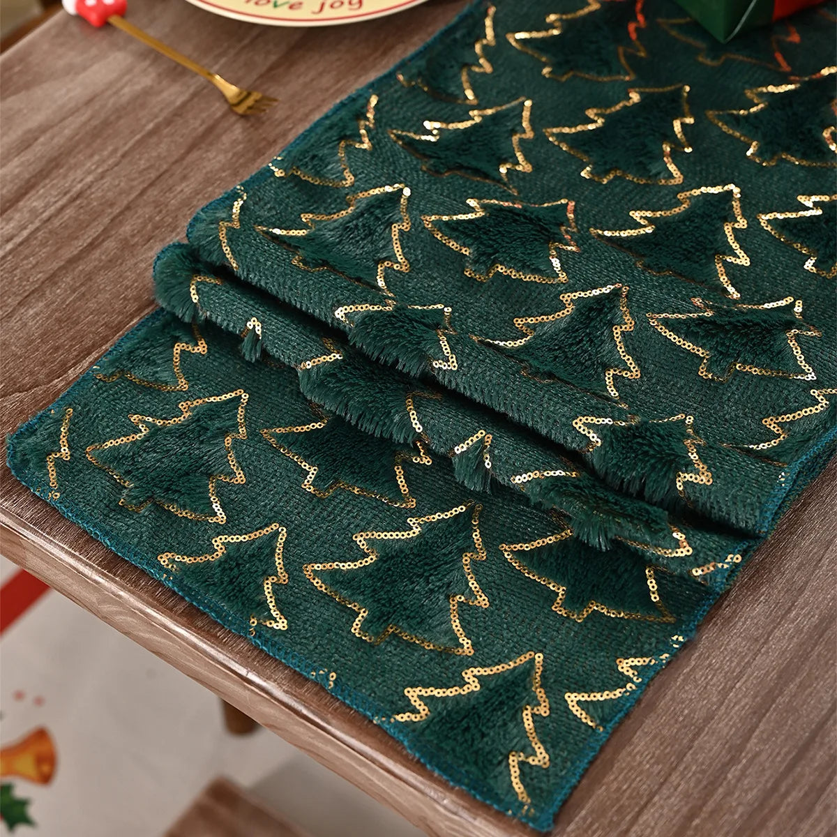 BUYNOW Plush Gold Sequined Embroidered Christmas Tree Pattern Tablecloth Christmas Living Room Sofa Tablecloth Home Bed Decor