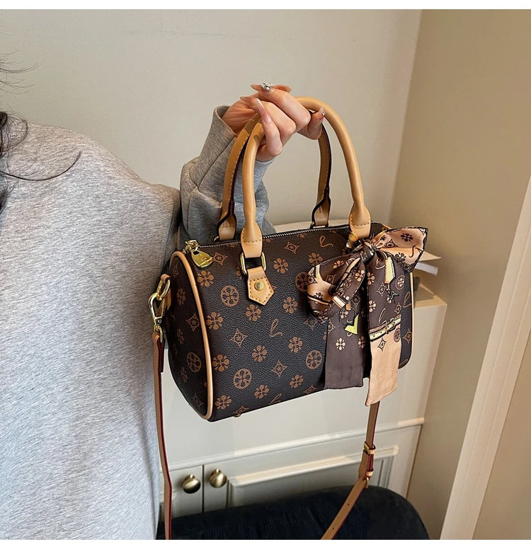 Stylish Simple Solid Color Crossbody Bag For Women With High-End Leather Design Trendy Letter Logo And Spacious Commuter