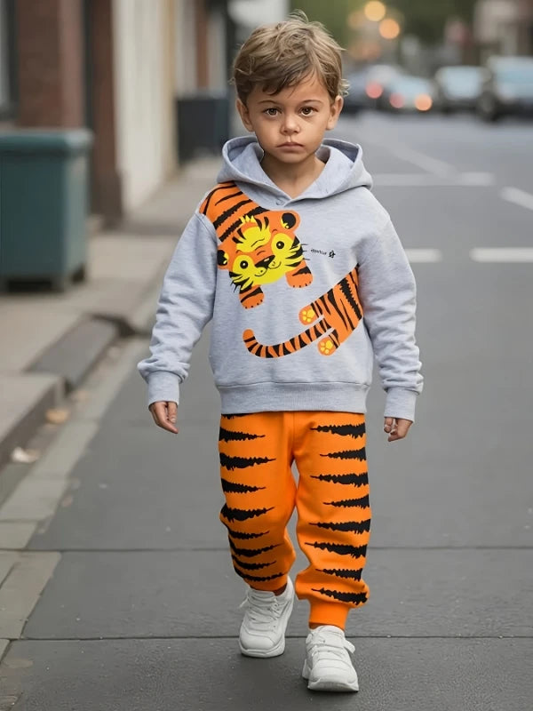 A cute two-piece set of cartoon tiger printed fleece with sweatshirt and sweatpants for baby boys and toddlers in spring and aut