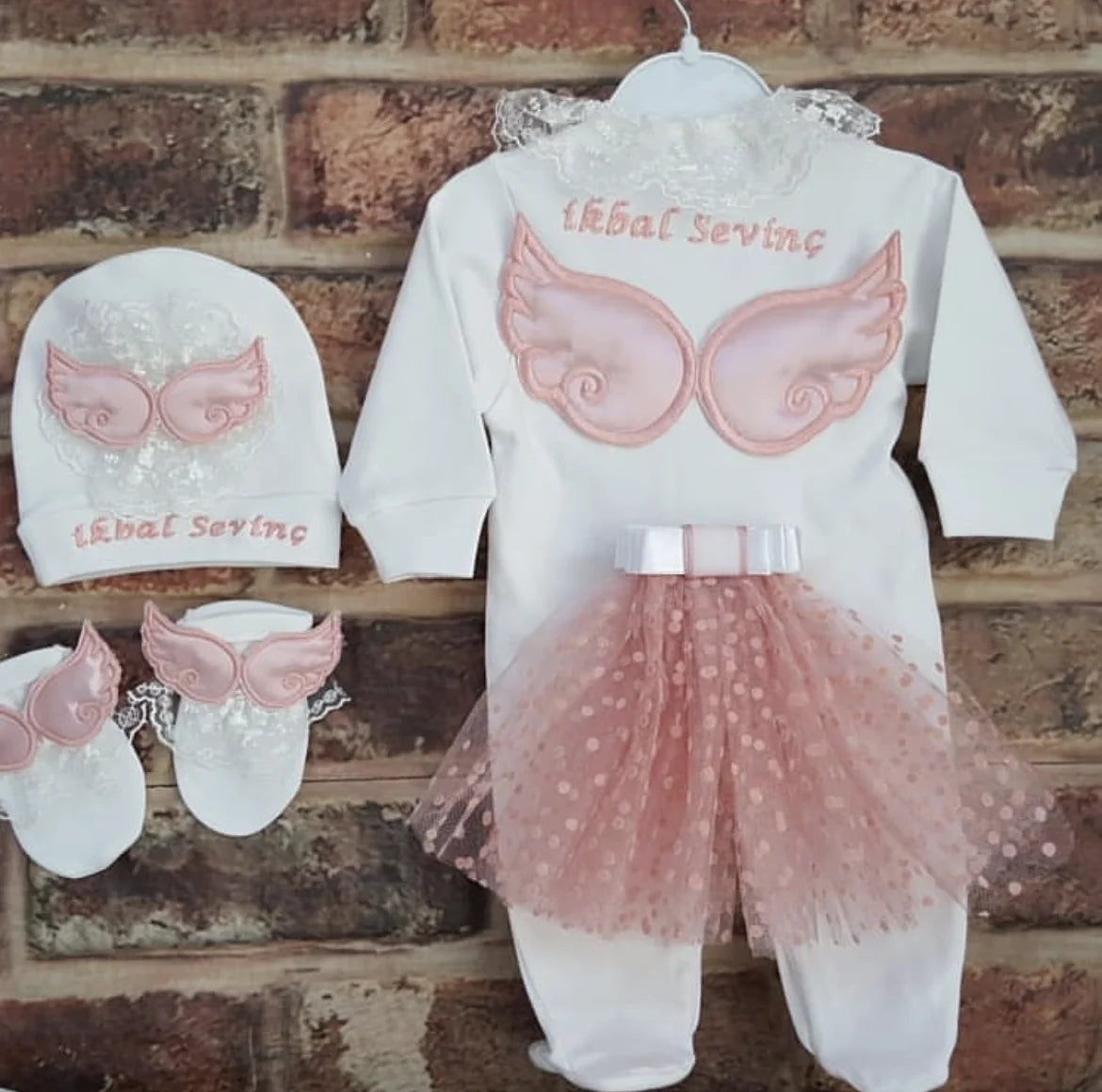 Dollbling 5pcs Wings Outfits Any Name Personalized Sweetwood Embroidery Gift Set Baby Pajamas Hat Welcome Home Ceremonial dress