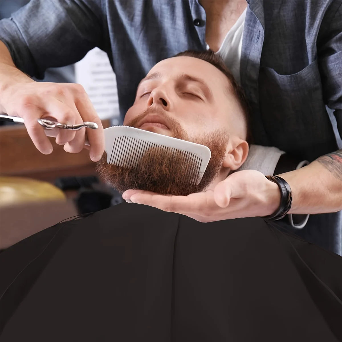 Cape de coiffeur avec peigne - Tablier de barbier pliable