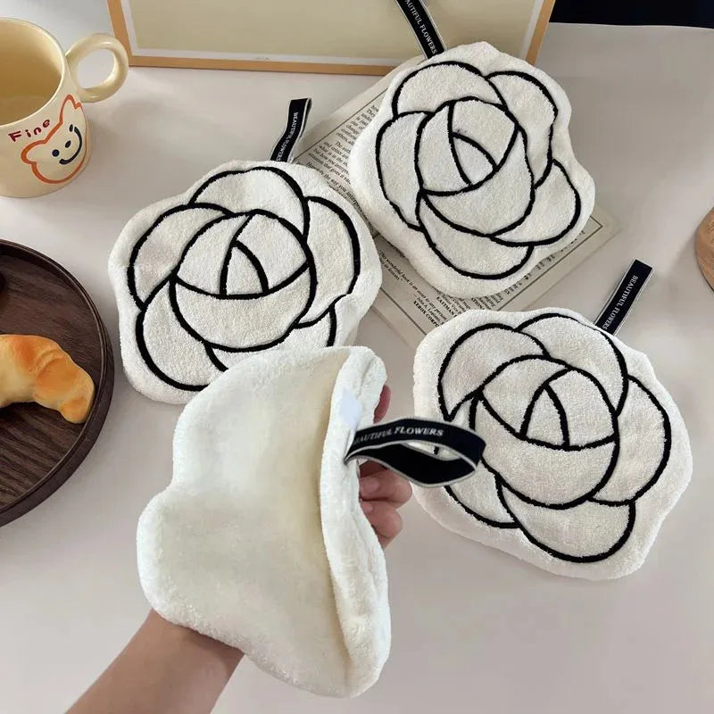 Rose-Shaped Hanging Hand Towel – Decorative Kitchen & Bathroom Washcloth