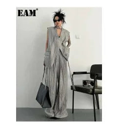 EAM Gray Pleated Big Size Casual Blazer Women New Lapel Short Sleeve Loose Fit Jacket Fashion Tide Spring Autumn 2025 30A1735