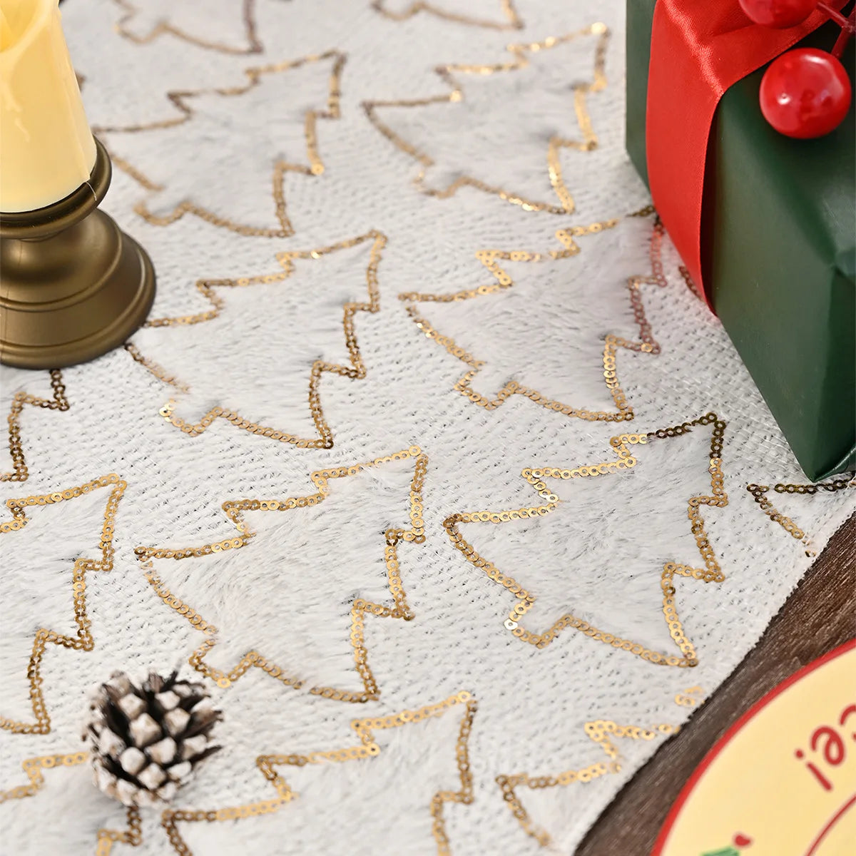 BUYNOW Plush Gold Sequined Embroidered Christmas Tree Pattern Tablecloth Christmas Living Room Sofa Tablecloth Home Bed Decor