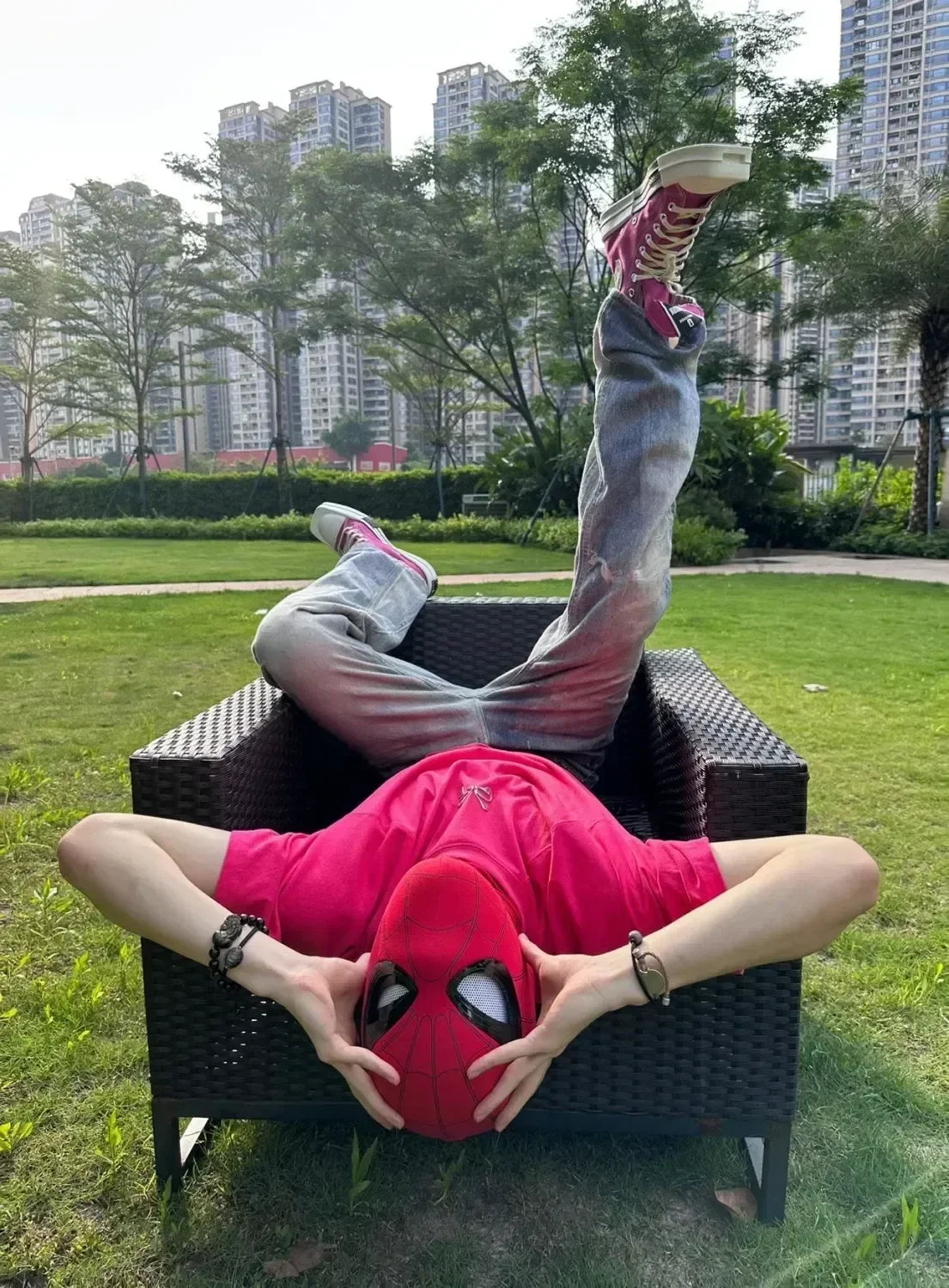 Marvel Mascara Miles Spiderman Headgear Cosplay Moving Eyes Electronic Mask Spider Man 1:1 Remote Control Toys For Adults Gift