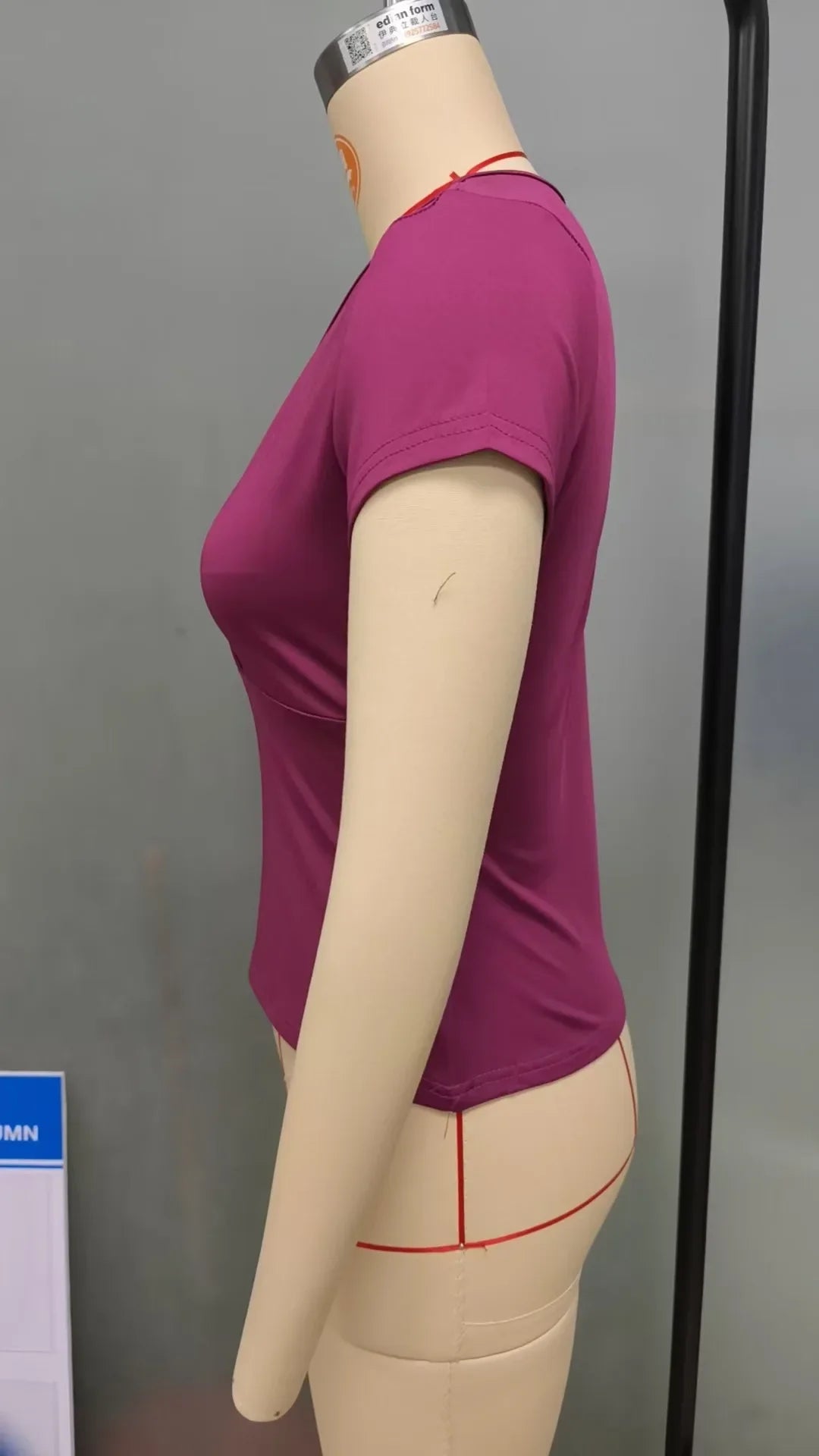 2025 Summer Women T-shirts V-neck Slim Fit Short Sleeve Solid Color Casual Top Ladies Clothing Female Fashion Trendy Pro Choice