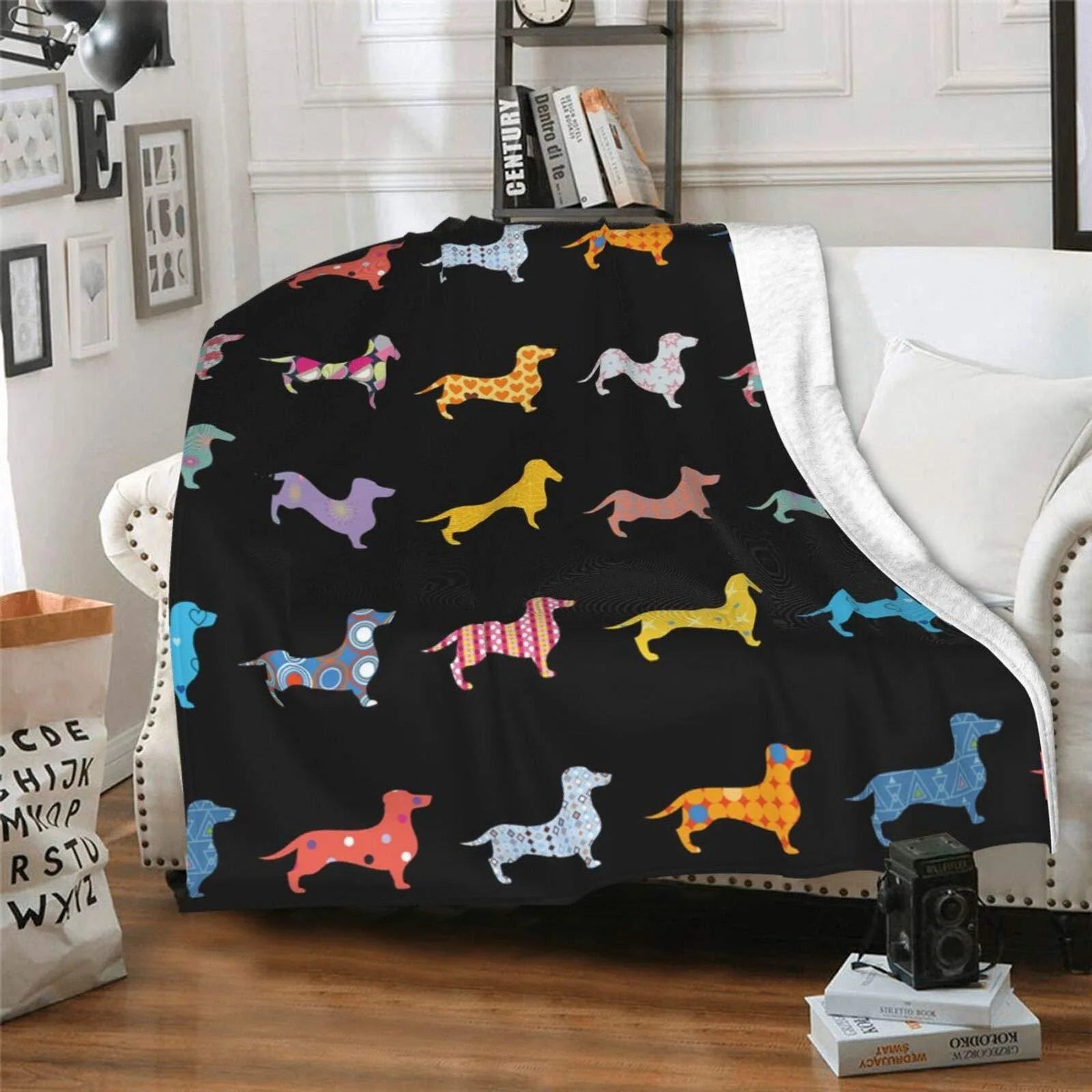 VIKAMA Cute Dachshund Blanket, Soft And Skin-Friendly Flannel Cartoon Printed Blanket, Sofa, Bedroom, Dormitory, Nap Blanket