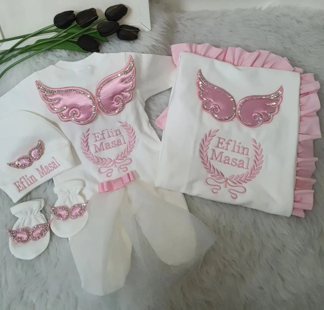 Dollbling 5pcs Wings Outfits Any Name Personalized Sweetwood Embroidery Gift Set Baby Pajamas Hat Welcome Home Ceremonial dress