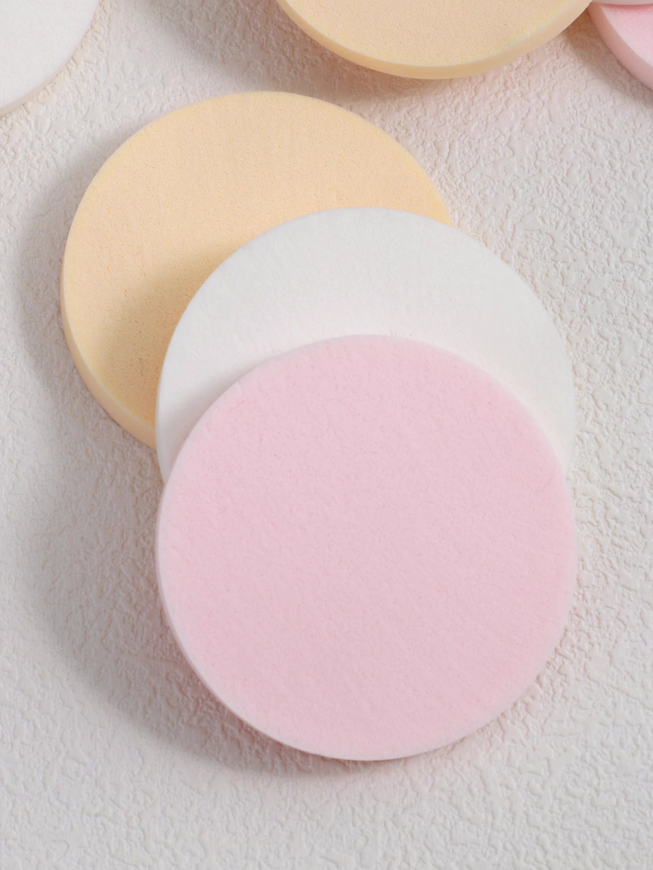 16/ Pack, colorful dry and wet makeup powder puff, round makeup sponge soft facial foundation and make-up tools.