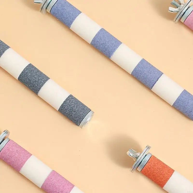 حامل مجثم الطيور المصنوع من السيراميك مع قاعدة شفط لطحن وخدش الببغاوات، لعبة مثبتة على النافذة والجدار