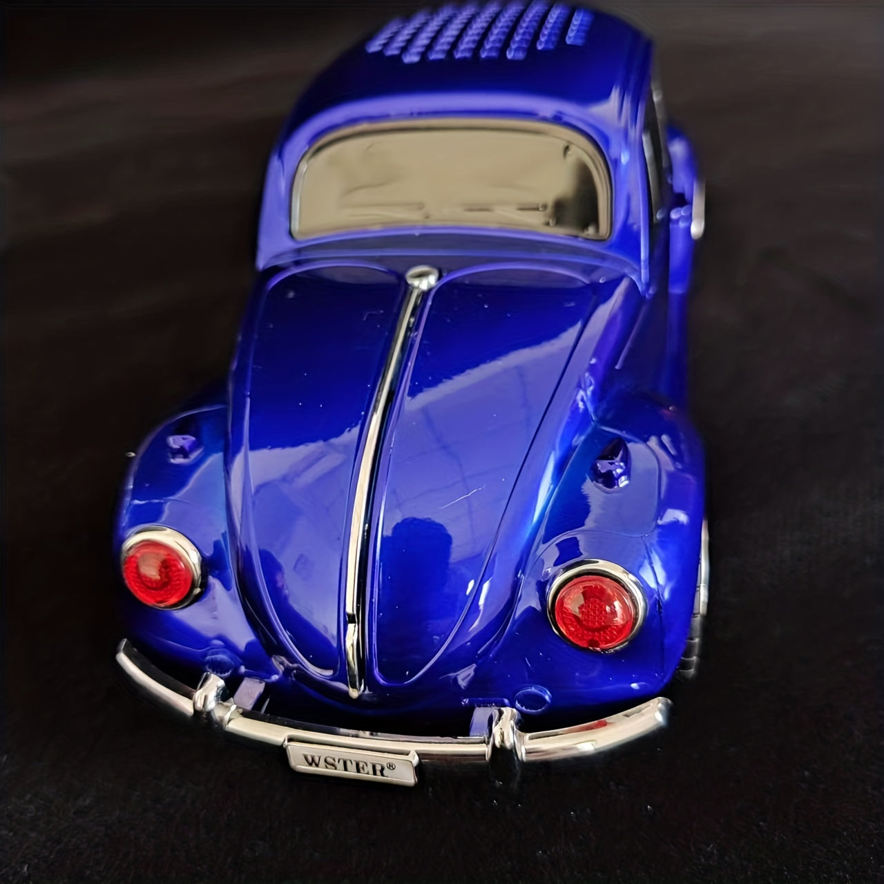 Small car speaker with lights, rear trunk can be opened, 3D surround music player, portable speaker can be inserted TF Card U disk flash drive for playback