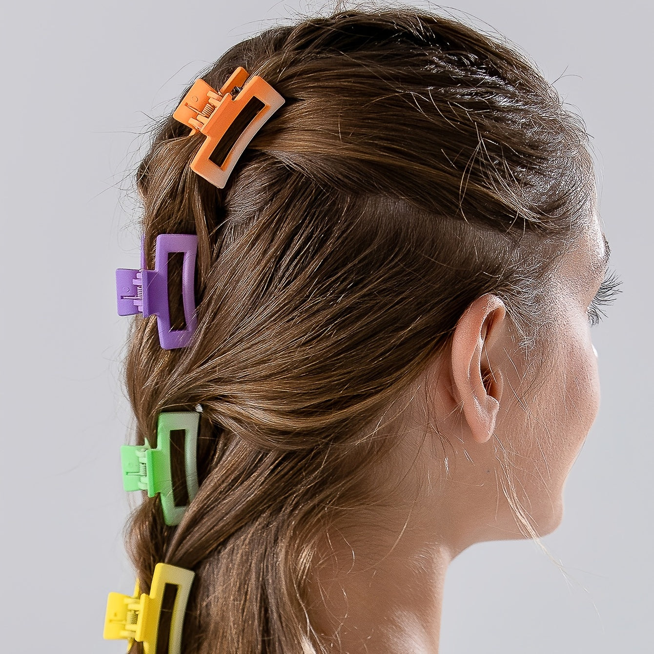 6 قطع من مشابك الشعر متعددة الألوان على شكل ماكارون، مخالب شعر بلاستيكية مربعة صغيرة.