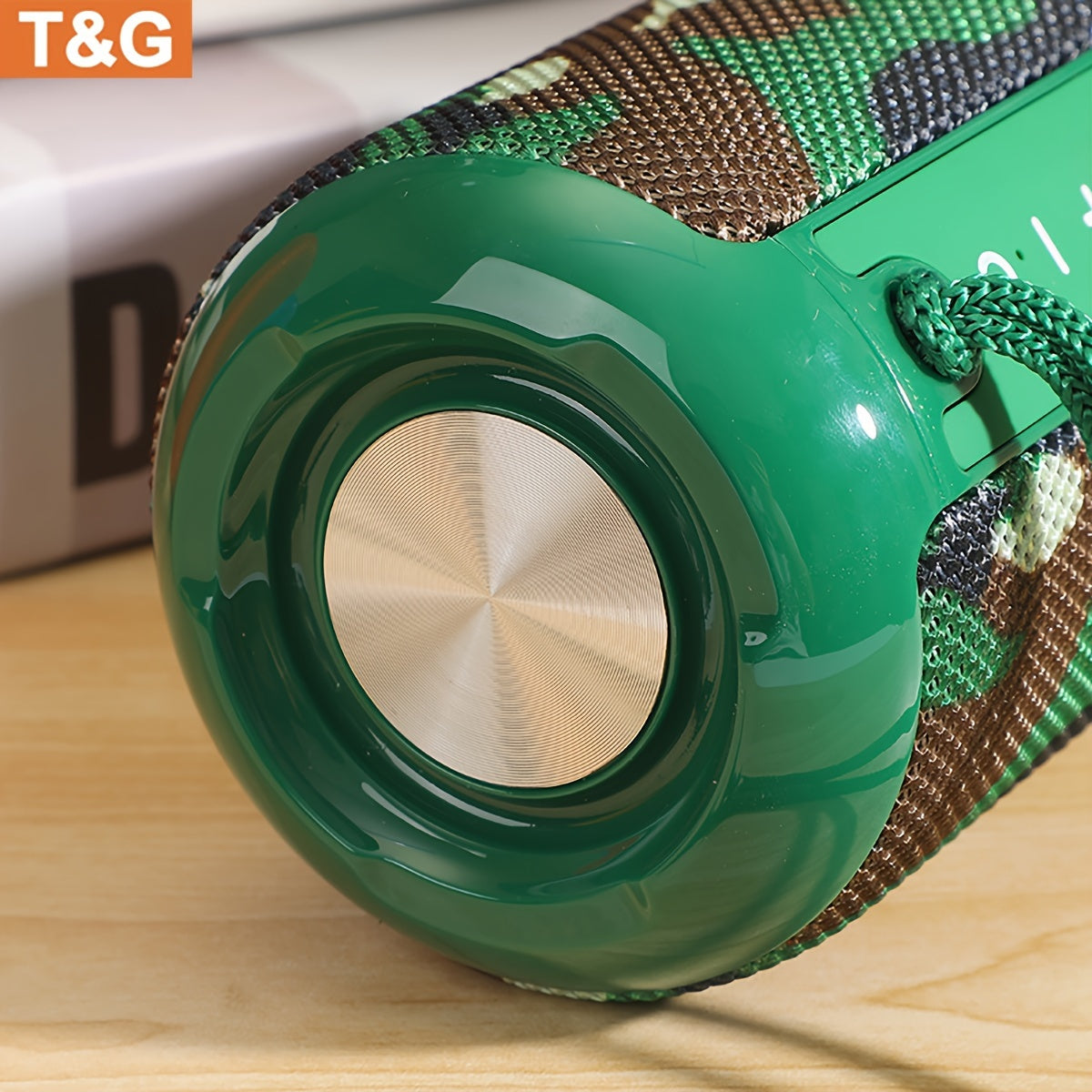 T&G264 Wirless Speakers Portable BT Speaker, 1200mAh Charge Speakers, TF Card, Flash Drive Card Data Read for More Louder Volume and Longer Service Lifetimes