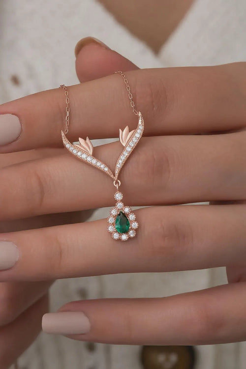 Collier de pierres précieuses vertes en argent sterling : pendentif minimaliste délicat